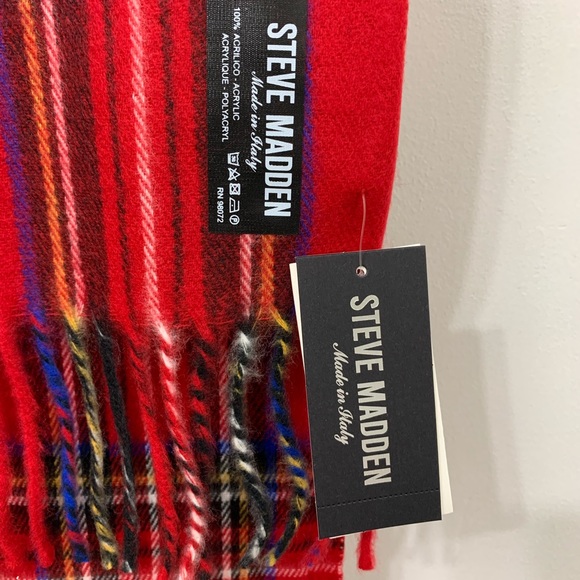 NWT - Steve Madden Long Red Scarf 🧣 - Picture 3 of 4
